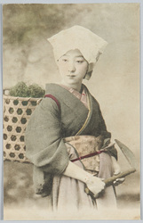 鎌を持つ和装女性 / Woman in Kimono Holding a Sickle image