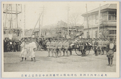 大正二年四月四日　鳴呼殉職木村徳田両中尉葬儀之實景 / April 4th, 1913, Actual Scene of the Funeral of First Lieutenants Kimura and Tokuda, Who Died on Duty image